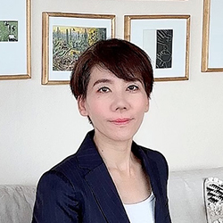 伊東知美 / 合同会社Design24℃(デザイン ニジュウヨンドシー)